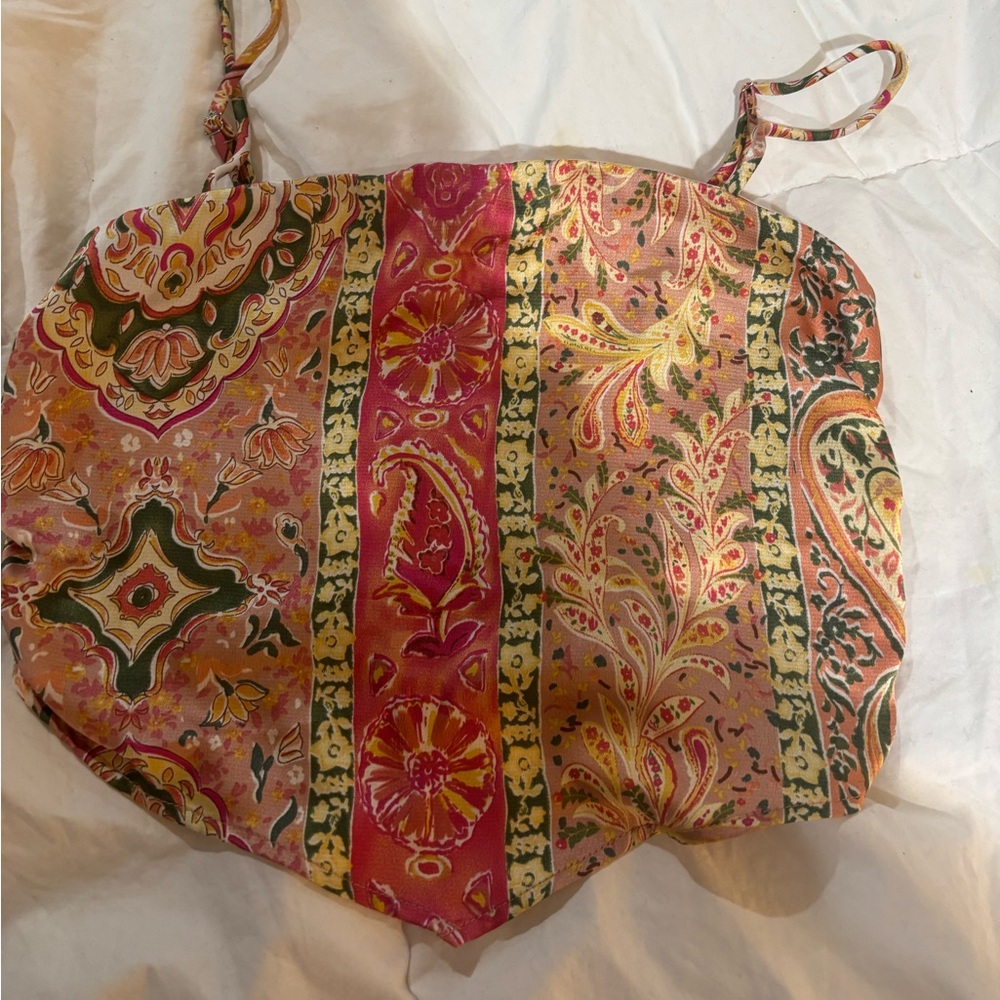 Size S flowy banana/ wrap style floral style top